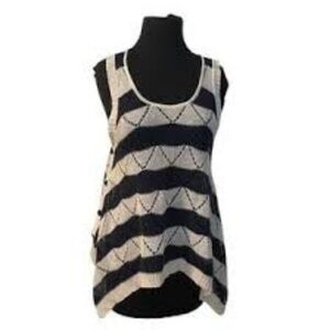 Cecico Sleeveless Sweater Size L Navy/Cream